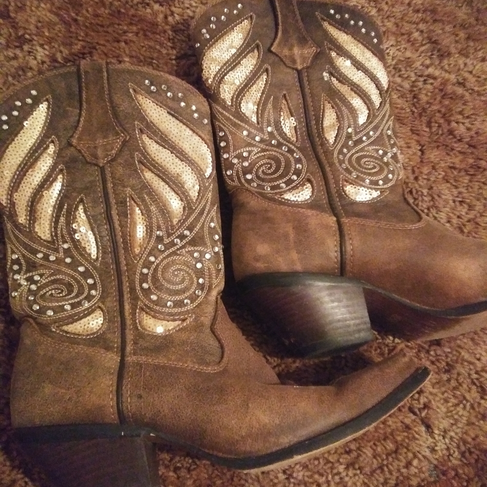 Women's size 8.5 cowgirl boots